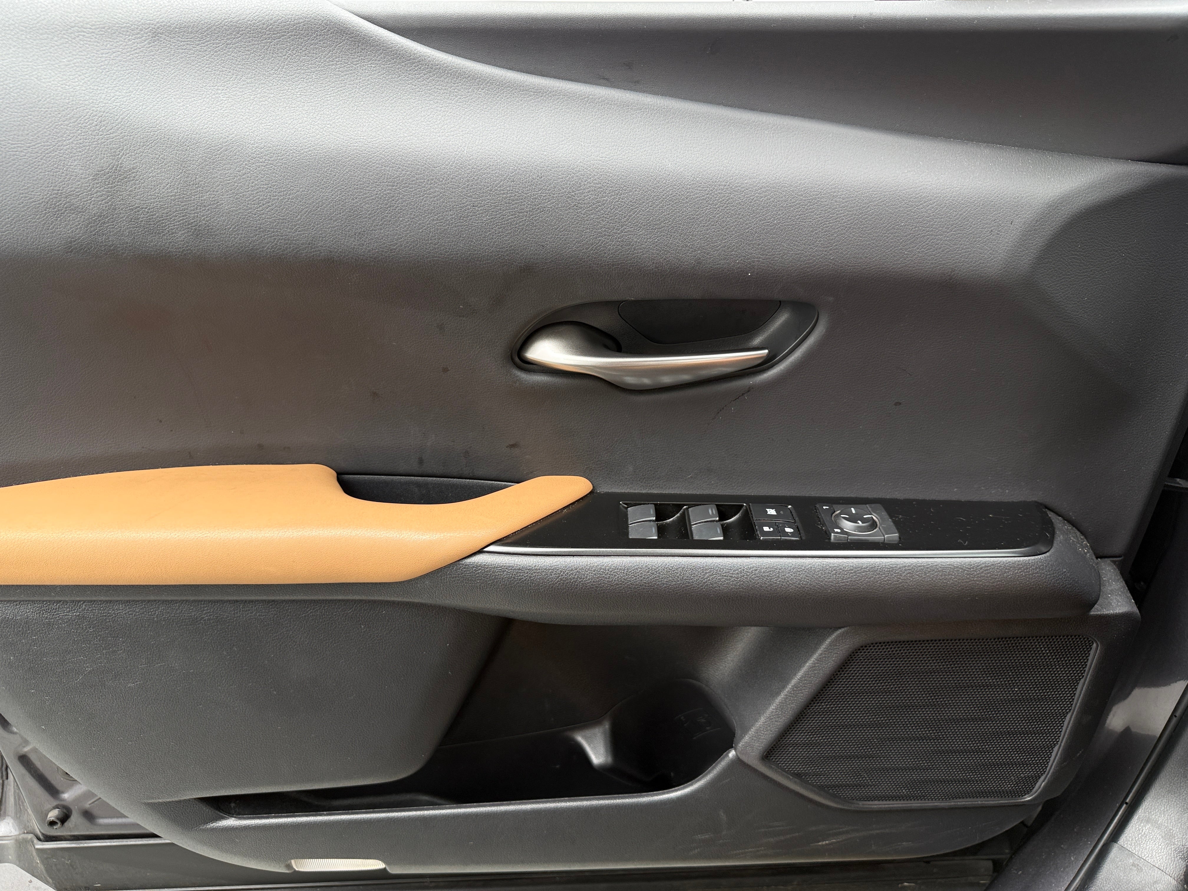 lexus ux hybrid 2024 JTHP9JBH3R2074462 image lexus ux hybrid 2024 JTHP9JBH3R2074462 image
